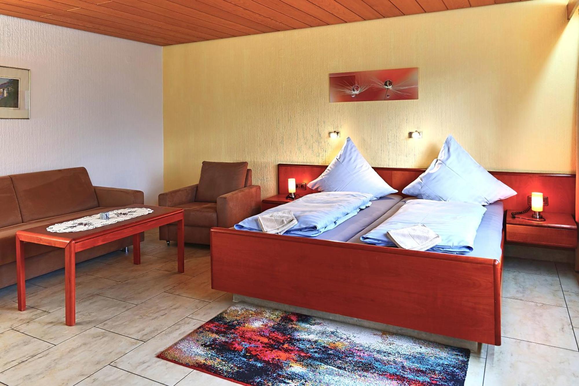 Hotel Garni Sebastian Kirrweiler  المظهر الخارجي الصورة