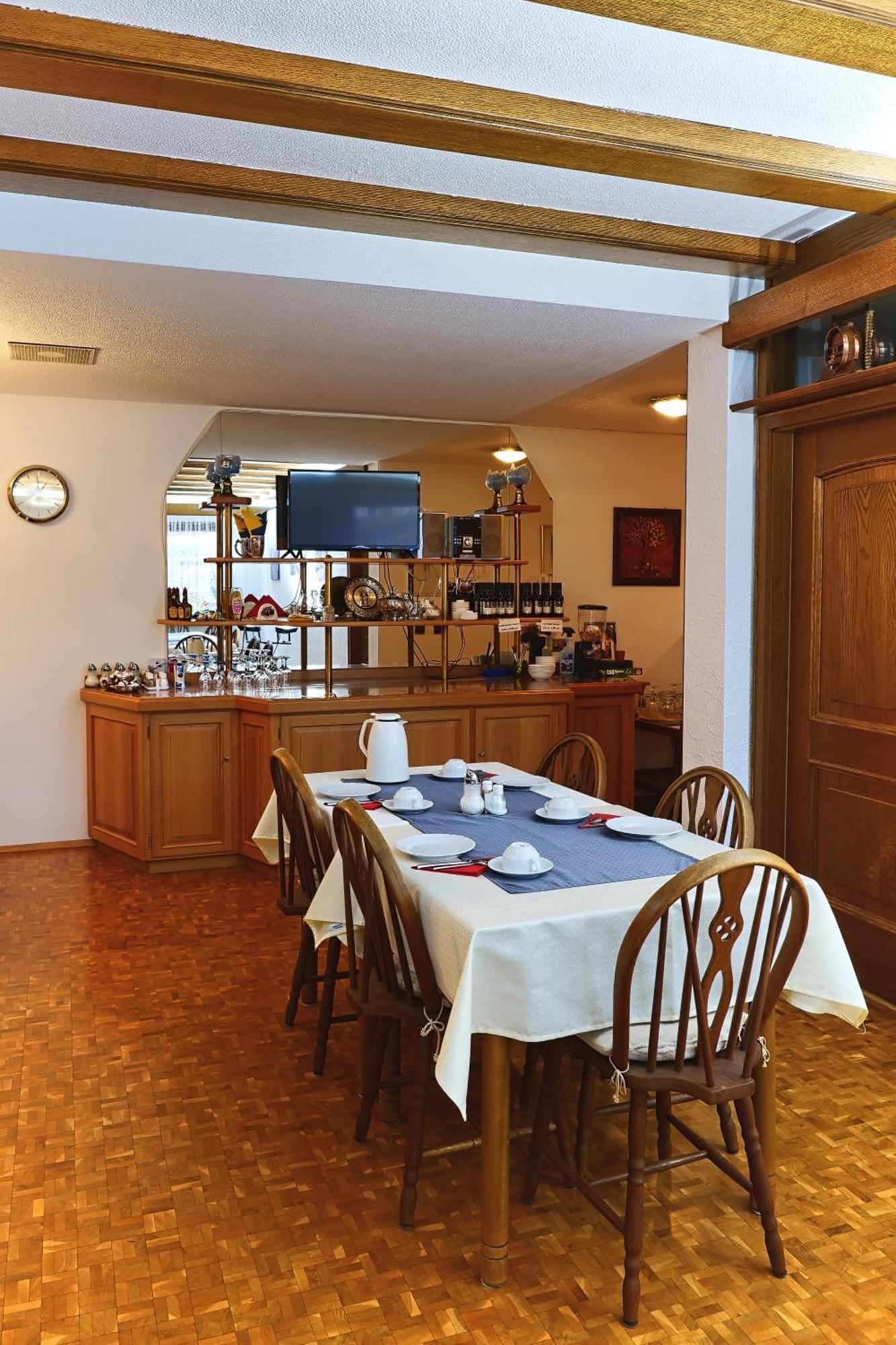 Hotel Garni Sebastian Kirrweiler  المظهر الخارجي الصورة