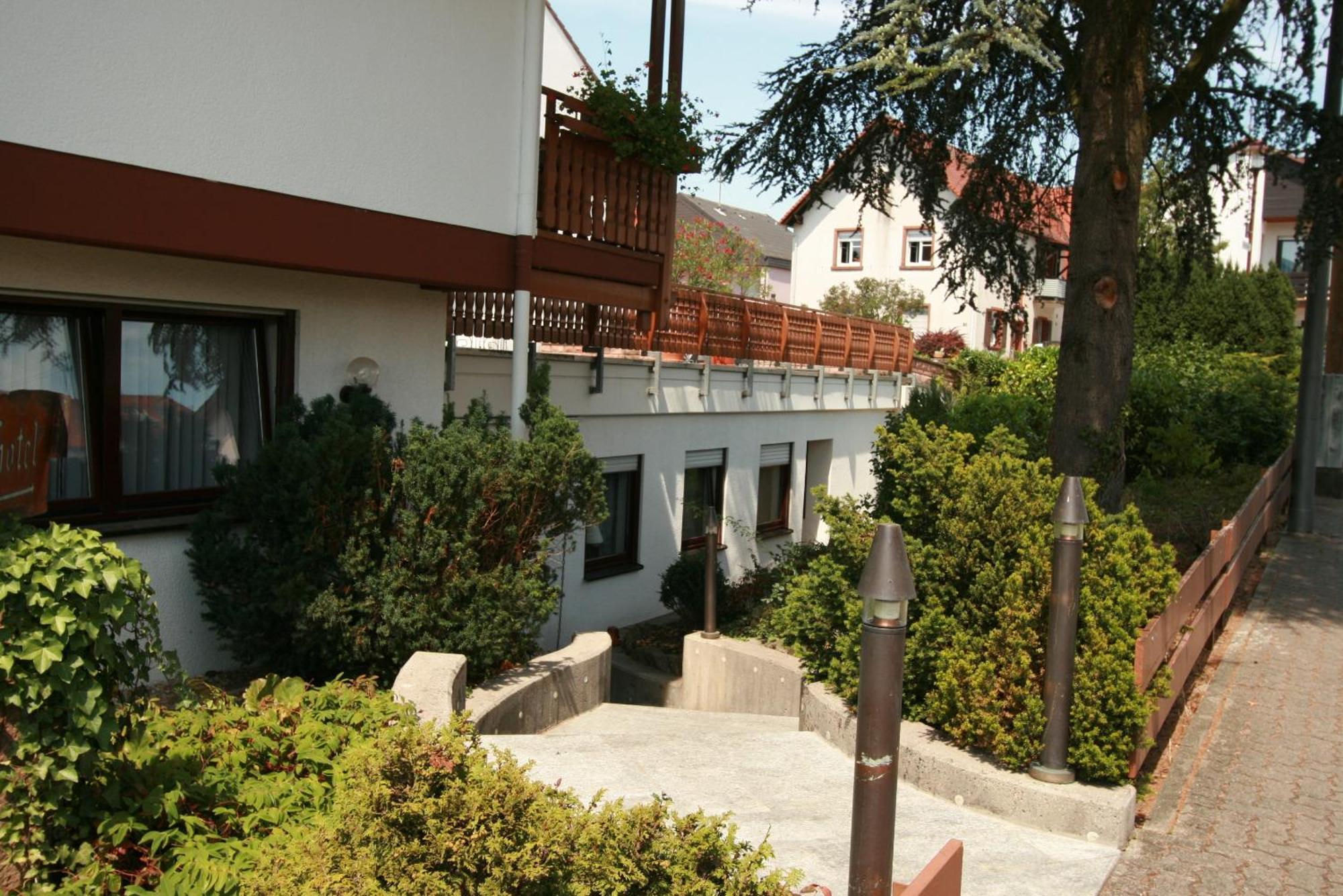 Hotel Garni Sebastian Kirrweiler  المظهر الخارجي الصورة